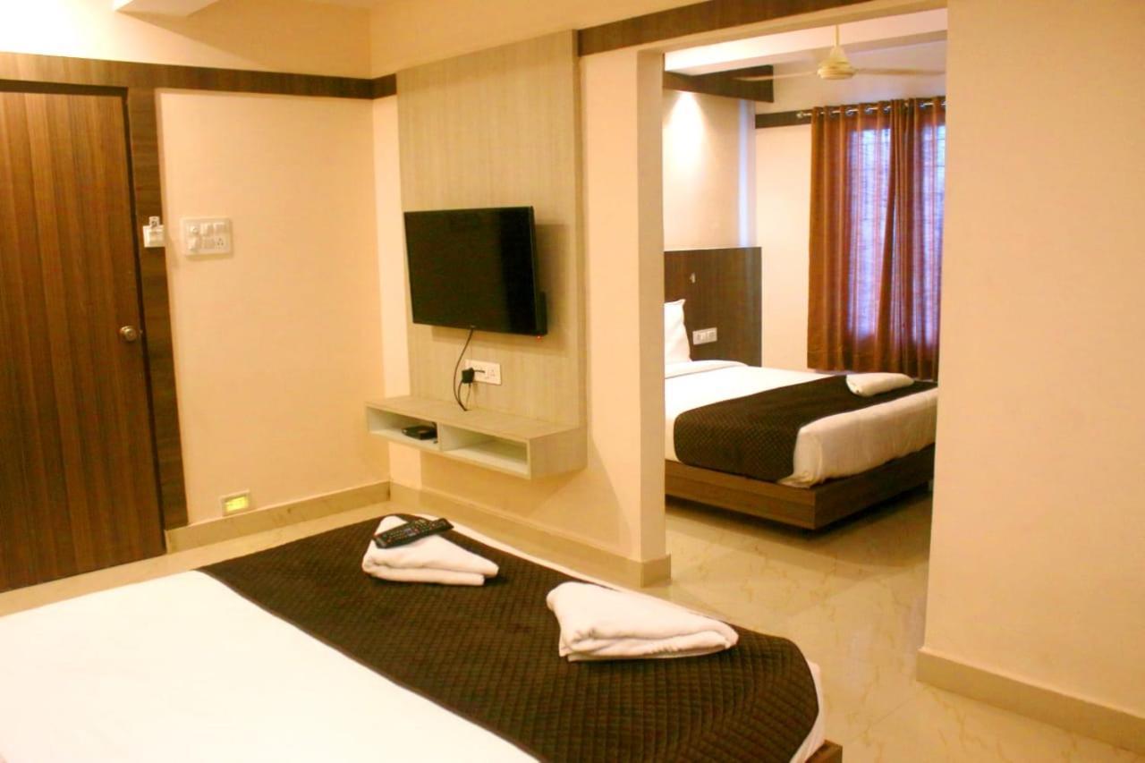 Hotel Sakura Inn Hosūr Exterior foto